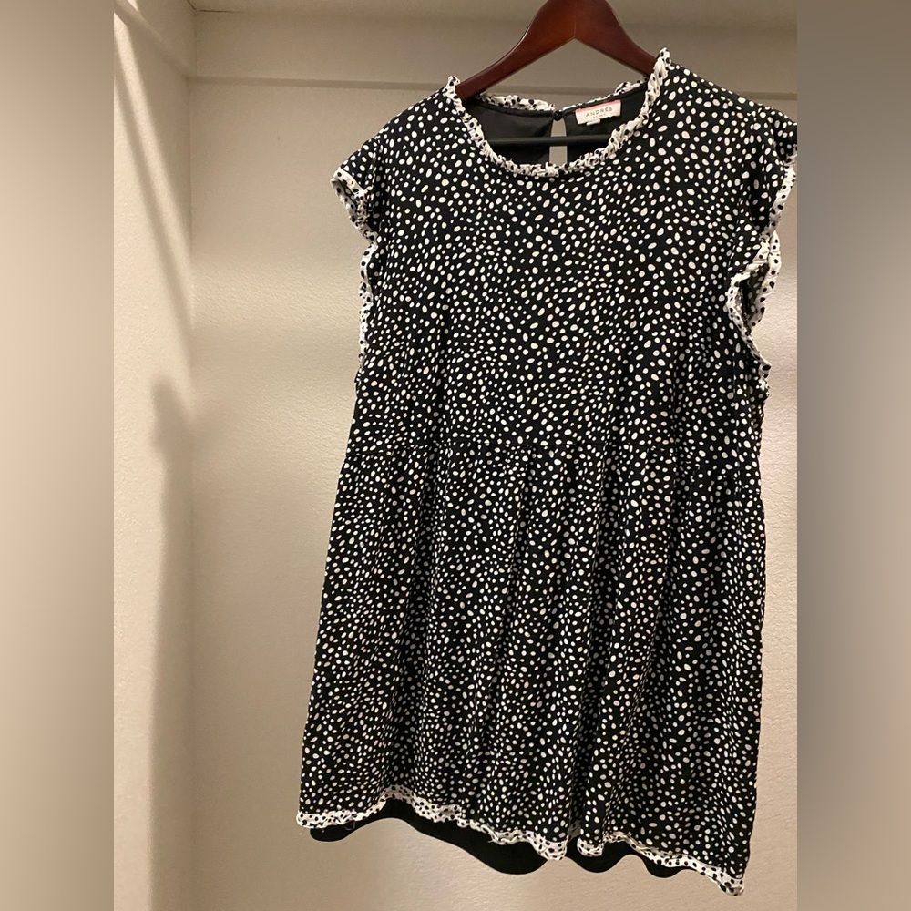 Cute polka dot dress.